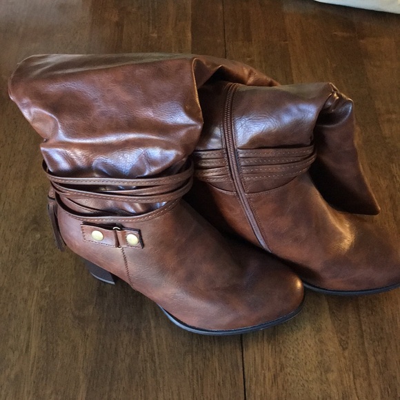 Avenue - Cloudwalkers Shoes - Avenue Cloudwalkers Wide Calf Brown Boots - Sz 9